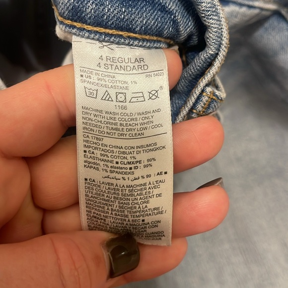 Old Navy Women's Boyfriend Straight Jeans - Picture 8 of 11